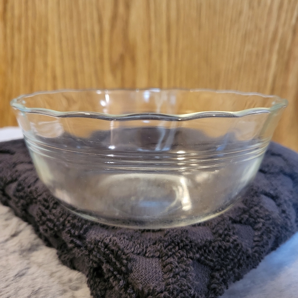 Set of 4 cute vintage glass fruit cup.